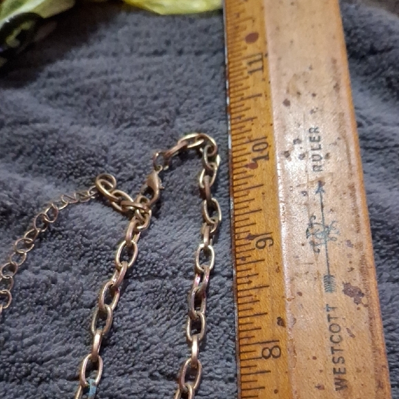 Elegant Green Beaded Necklace - Picture 2 of 3